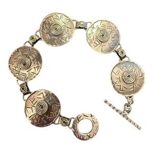 AMPARO Sterling silver textured modern swirl round link toggle bracelet